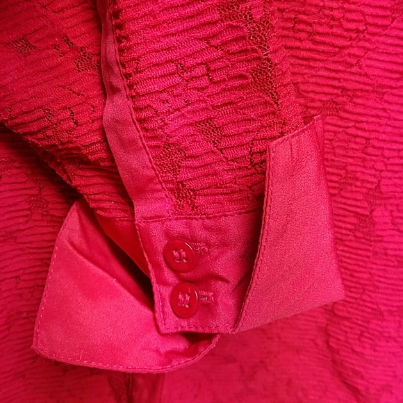 Red Stretch Lace Collared Cuffed Button Up Top - Picture 4 of 6